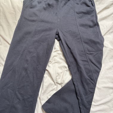 Graue Jogginghose