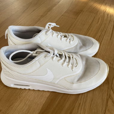 Ultima occasione: scarpe sportive Nike Air Max Thea
