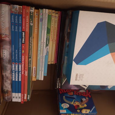 Lotto di libri per bambini e giochi da tavolo diverd