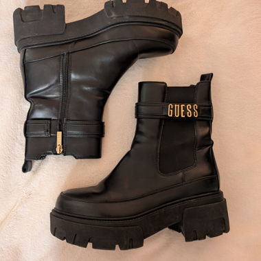 GUESS Stiefeletten schwarz