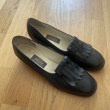 Bally leather shoes with tassels, black