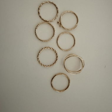 Goldfarbene Ring-Set (7-teilig)