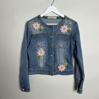 Bestickte Jeansjacke