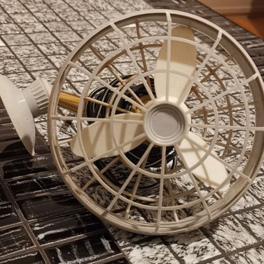 Ventilateur à ventouse pour la voiture 