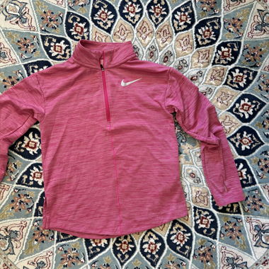 Nike Dri-FIT rosafarbenes Longsleeve mit kurzem Reissverschluss