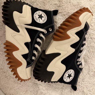 Converse Run Star Motion Platform