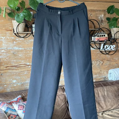 Pantalon en tissu foncé Studio Only