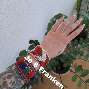 Armbändern und Armreifen
