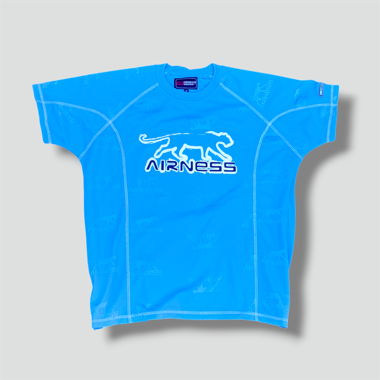 T-shirt streetwear Airness anni 00 azzurro cielo