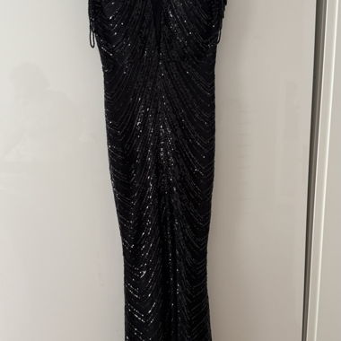 Abito da sera nero con paillettes