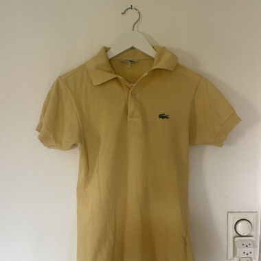Polo Lacoste giallo
