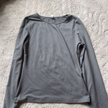 Grey long-sleeve T-shirt