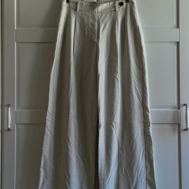 Pantaloni casual vita alta beige Bershka