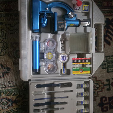 Microscope set in case