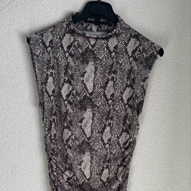 Robe moulante imprimé peau de serpent