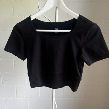 H&M Sport Crop Top