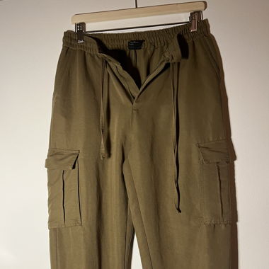 kakigrüne Cargohose