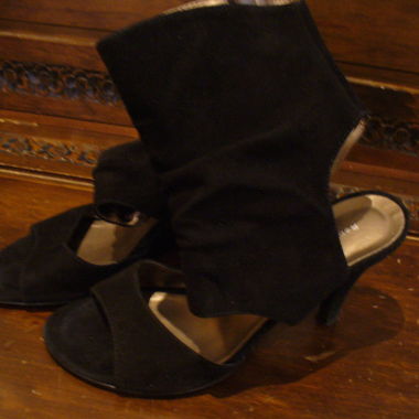 Schwarze Sandalette mit Absatz, Grösse 39