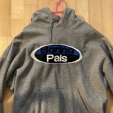 Grauer Hoodie