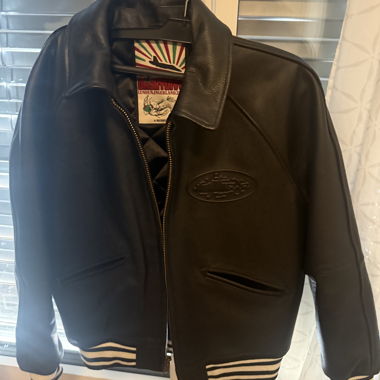 Giacca in pelle con dettagli ricamati corteiz in vera pelle
