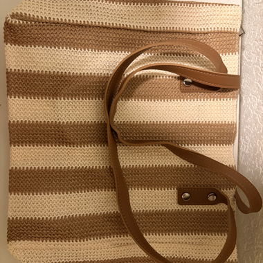 Gestreifte Strohtasche