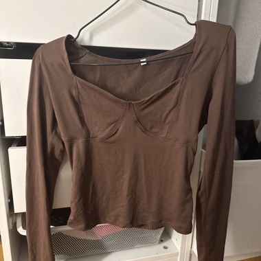 Top marrone a maniche lunghe