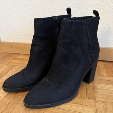 Stivaletti con tacco taglia 39