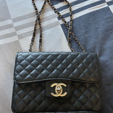 Borsa trapuntata in stile Chanel