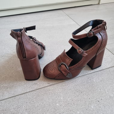 Braune High-Heel Pumps