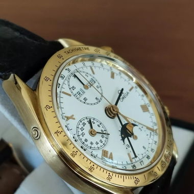 Omega Speedmaster Moonphase 