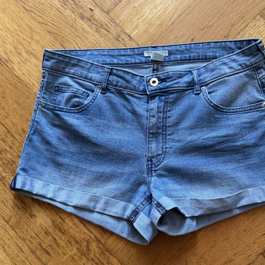 Short jeans