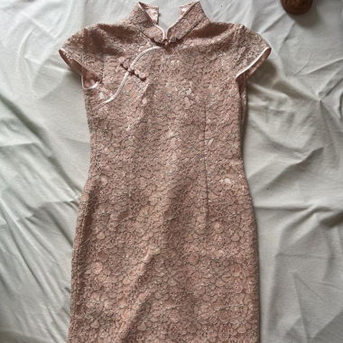 Rosa japanisches Kleid