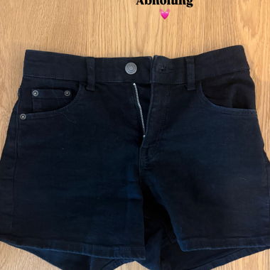 Abbigliamento vario in vendita