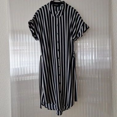 gestreiftes Kleid