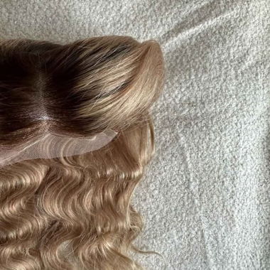 Perruque en cheveux naturels
