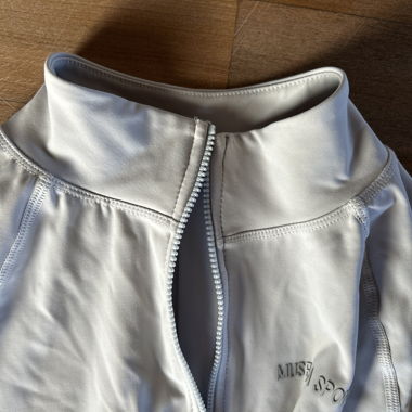 Top sportivo corto a maniche lunghe