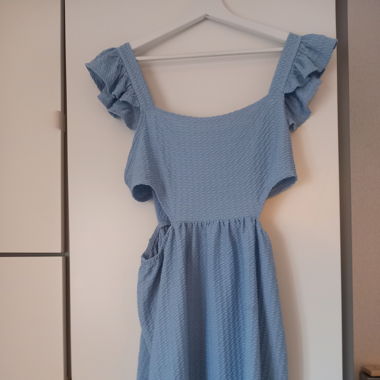 Hellblaues Kleid