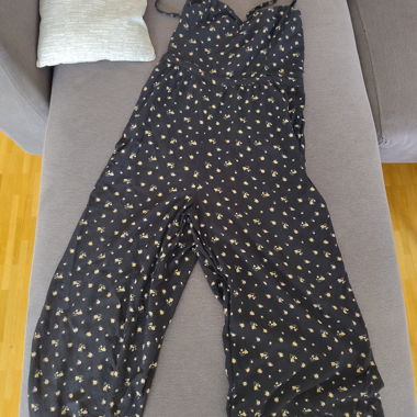 Schwarzer Blumen-Jumpsuit