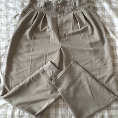 Pantalon beige plissé