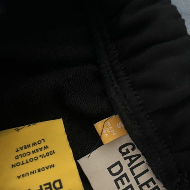 Jogging gallery dept.