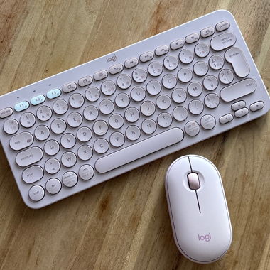 Clavier et souris Logitech pebble rose