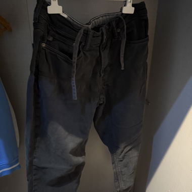 Pantaloni casual neri