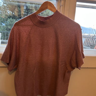 Pink short-sleeve C&A sweater XS