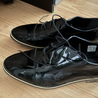 Lackschuhe (39)