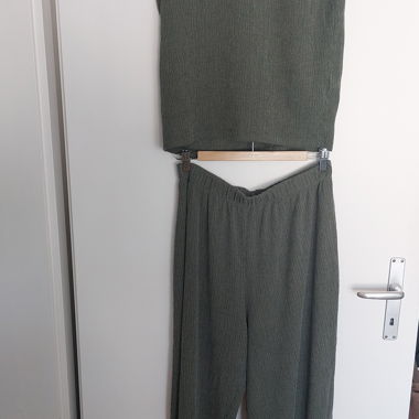 Completo donna a due pezzi in kaki