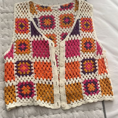 Gilet bohème au crochet coloré
