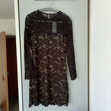Robe noire en dentelle Guess neuve