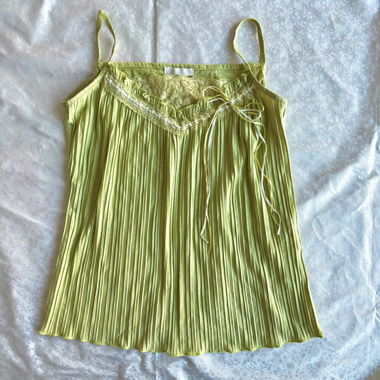 “Shore Ashore” rippled lace trim cami top