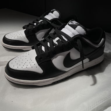 Nike Pandas black and white low sneakers
