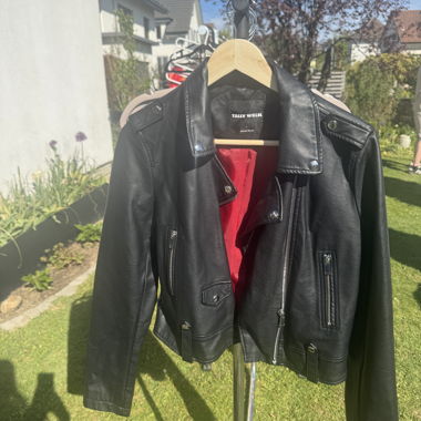 Veste noire en simili cuir